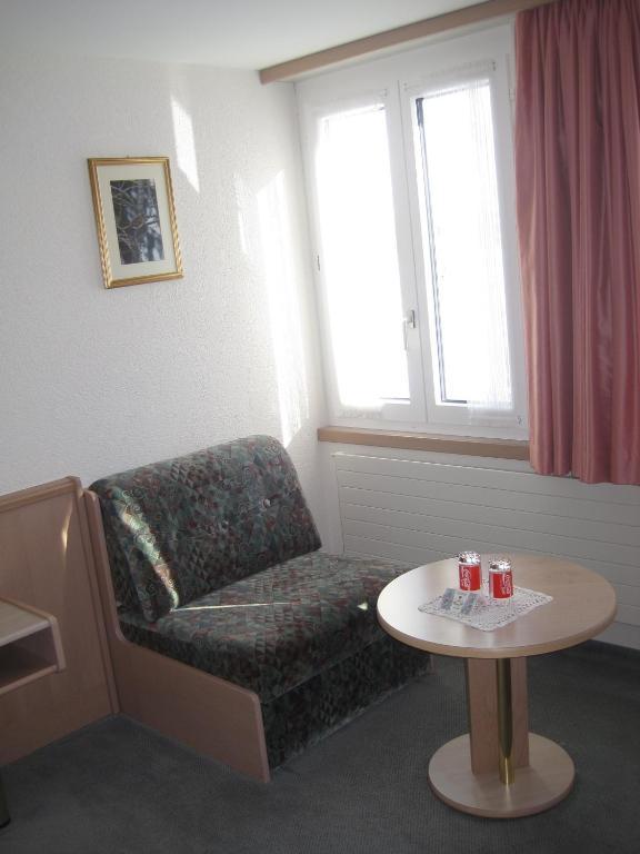 Realp Hotel Des Alpes الغرفة الصورة