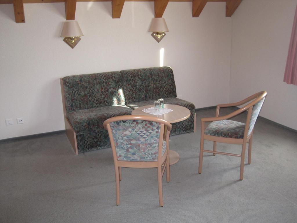 Realp Hotel Des Alpes الغرفة الصورة