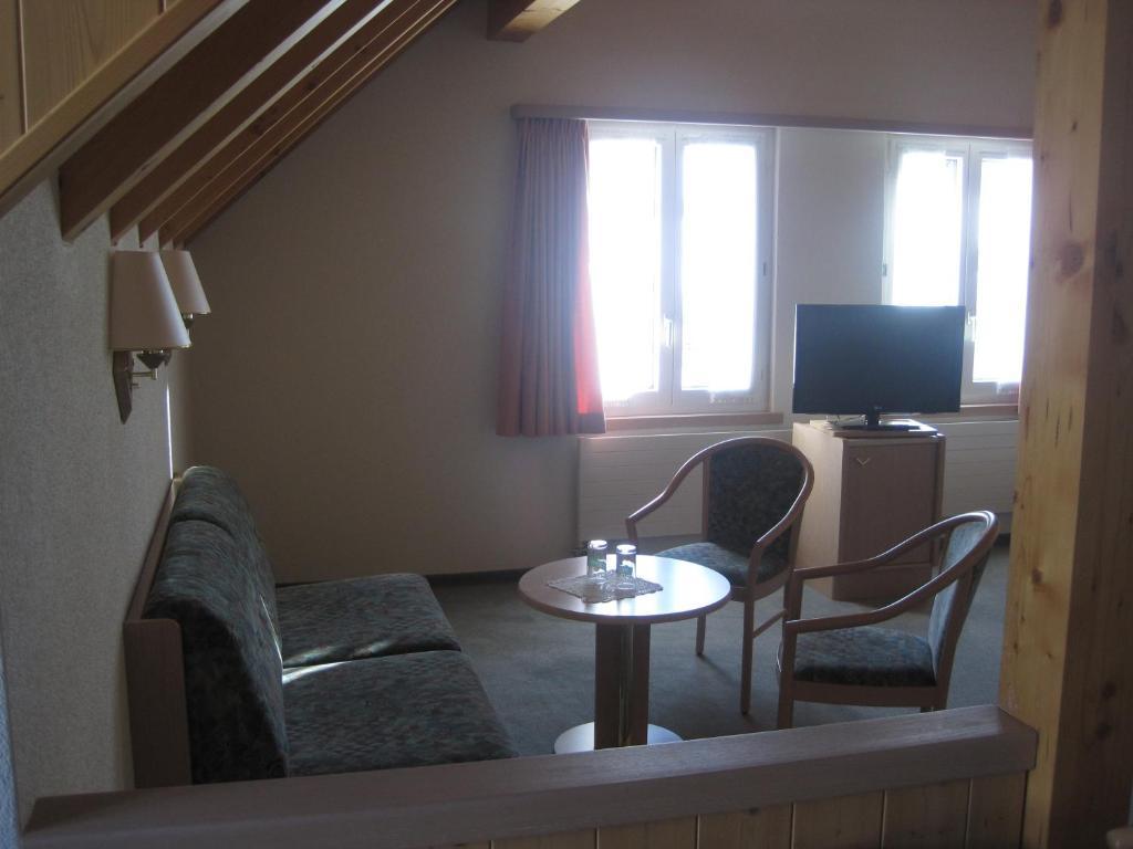 Realp Hotel Des Alpes الغرفة الصورة