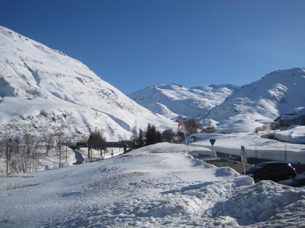 Realp Hotel Des Alpes المظهر الخارجي الصورة